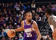 南宫体育-杜兰特连续二十场比赛得分超过锐不可当，TL不断突破！全场沸腾不已的简单介绍