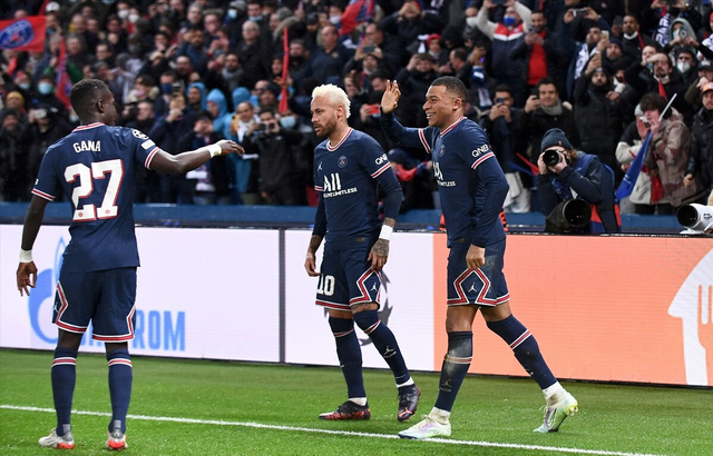 包含拉力赛巡回赛上演强强对话，瓯越犀牛队绝杀三湘飞鹰队，多点开花奏效；定海神针仍在的词条