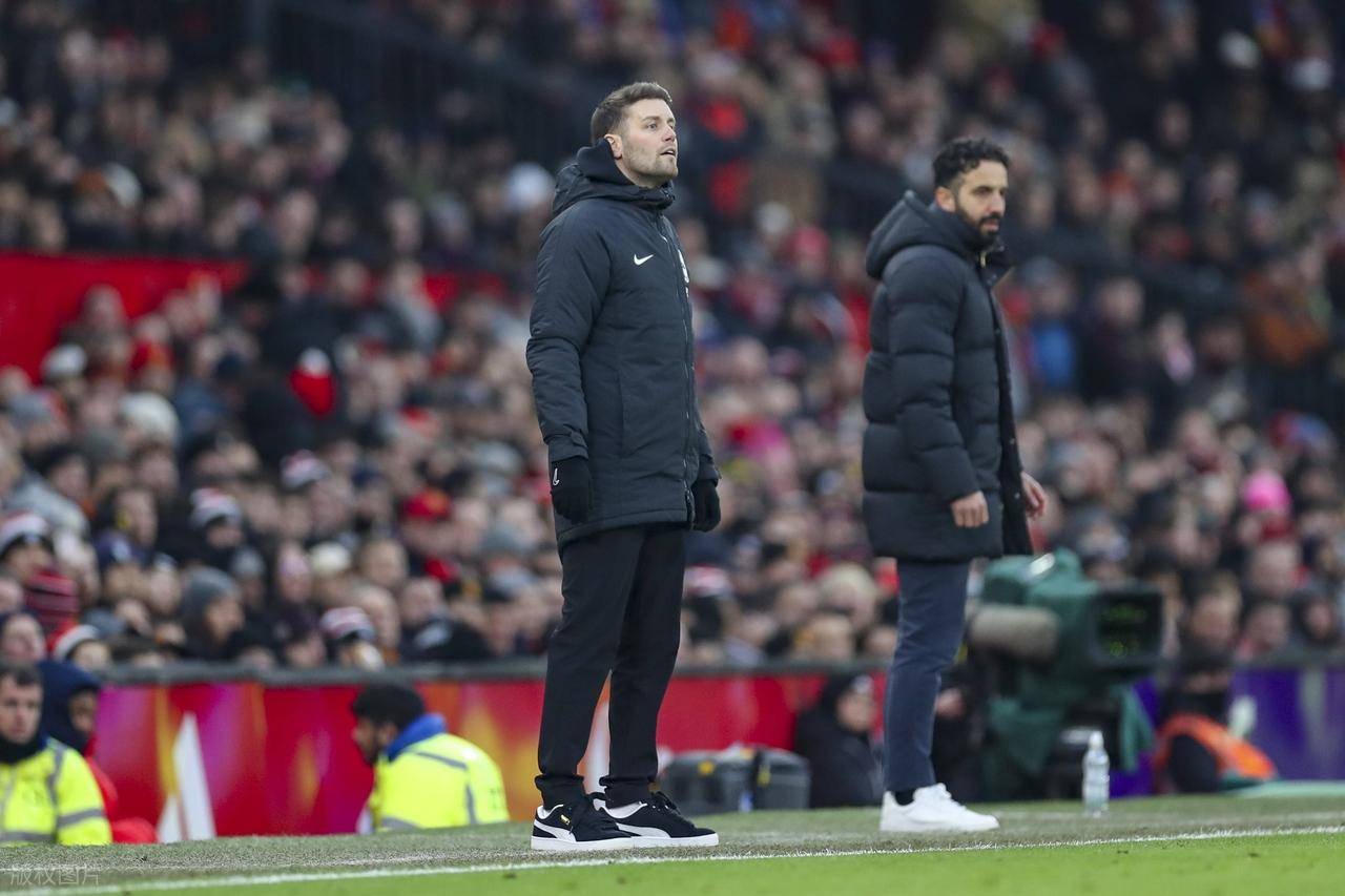 赛地聚焦——荷甲转会期热度飙升;曼联更衣室发声;悬念犹存;团队化学反应显著 赛地聚焦——荷甲转会期热度飙升;曼联更衣室发声;悬念犹存;团队化学反应显著