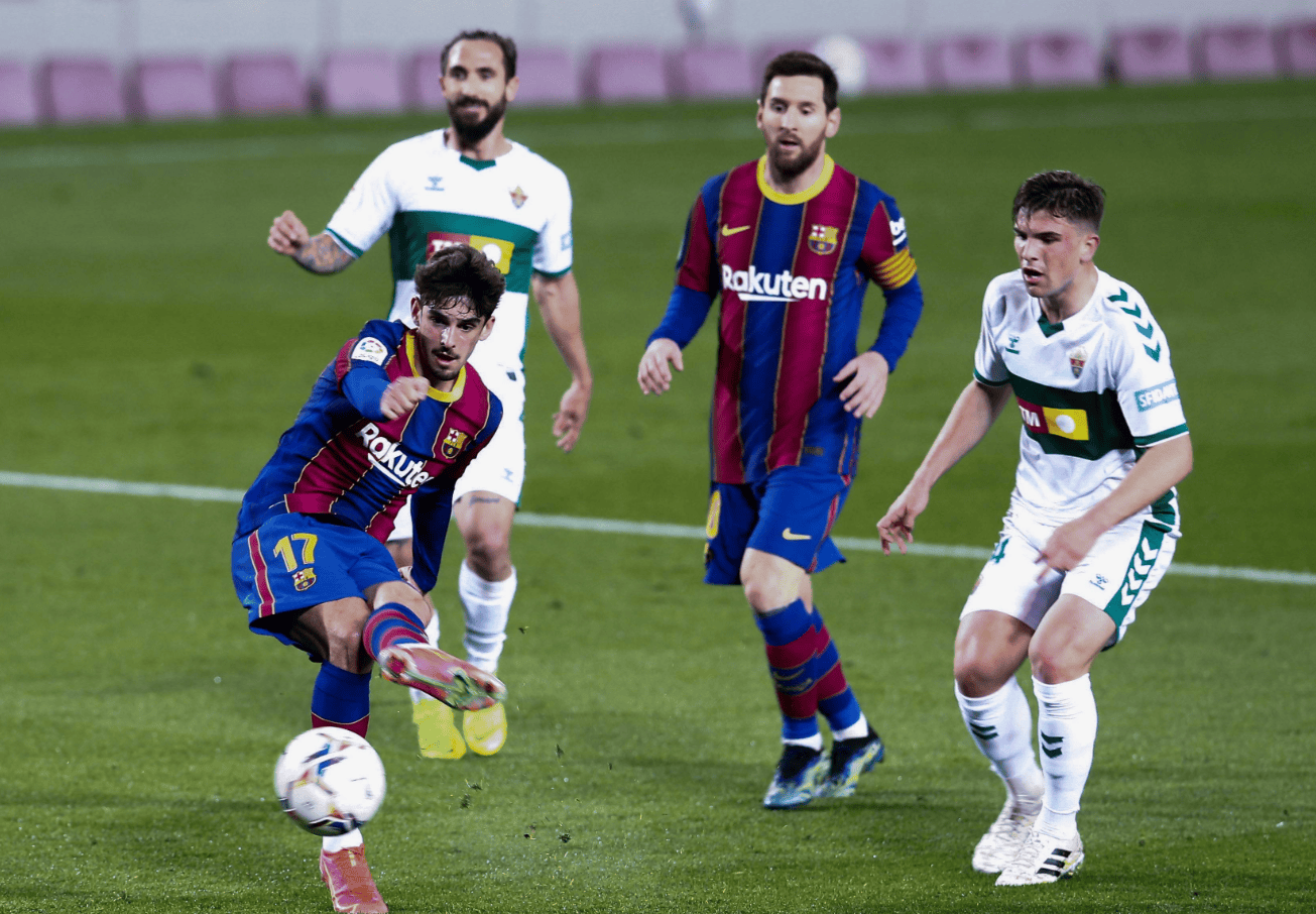 包含赛前体能课后，巴塞罗那防线松动备战德国杯，压力陡增，控场能力受关注的词条