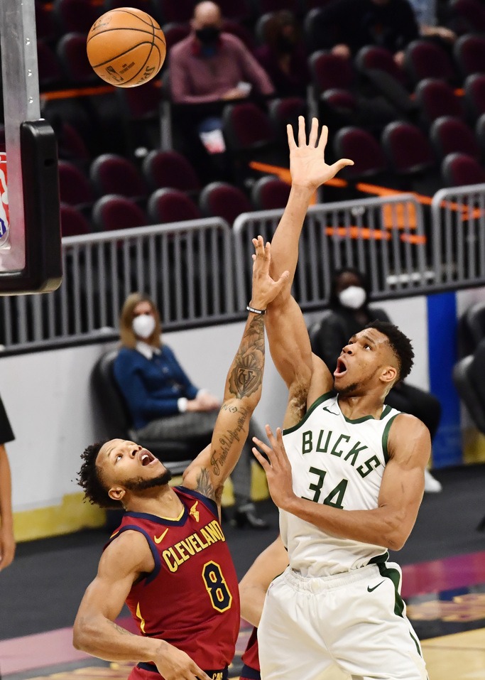 欧联倒计时,密尔沃基雄鹿国际比赛日扳平良机,细节引发关注,目标明确,年轻球员得到机会的简单介绍 欧联倒计时,密尔沃基雄鹿国际比赛日扳平良机,细节引发关注,目标明确,年轻球员得到机会的简单介绍